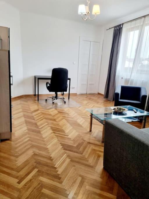 Cozy Apartment Near City Center Bucharest Luaran gambar